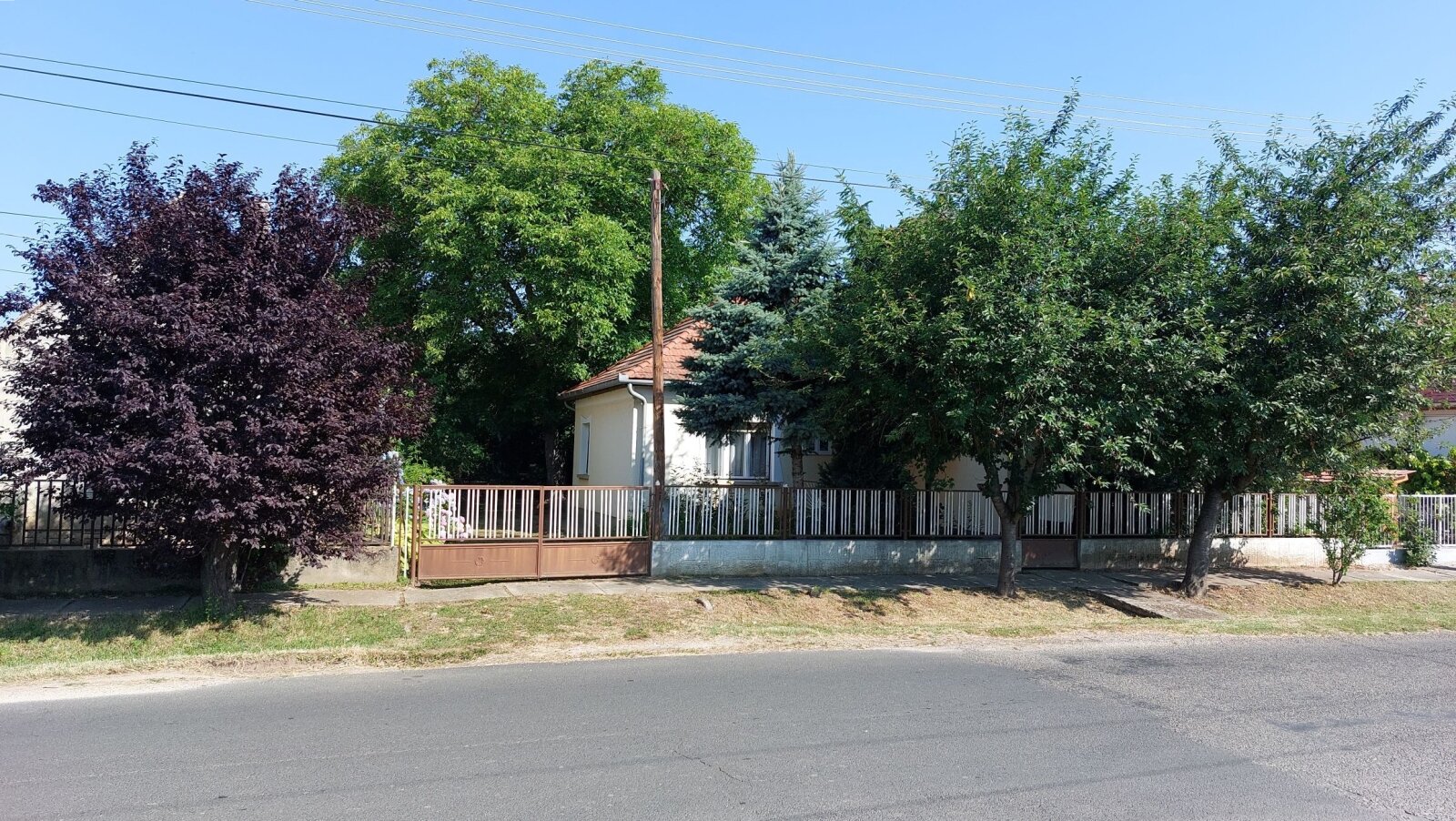 Region Südwest-Ufer: Vidéki ház melléképületekkel, garázzsal és nagy telekkel 