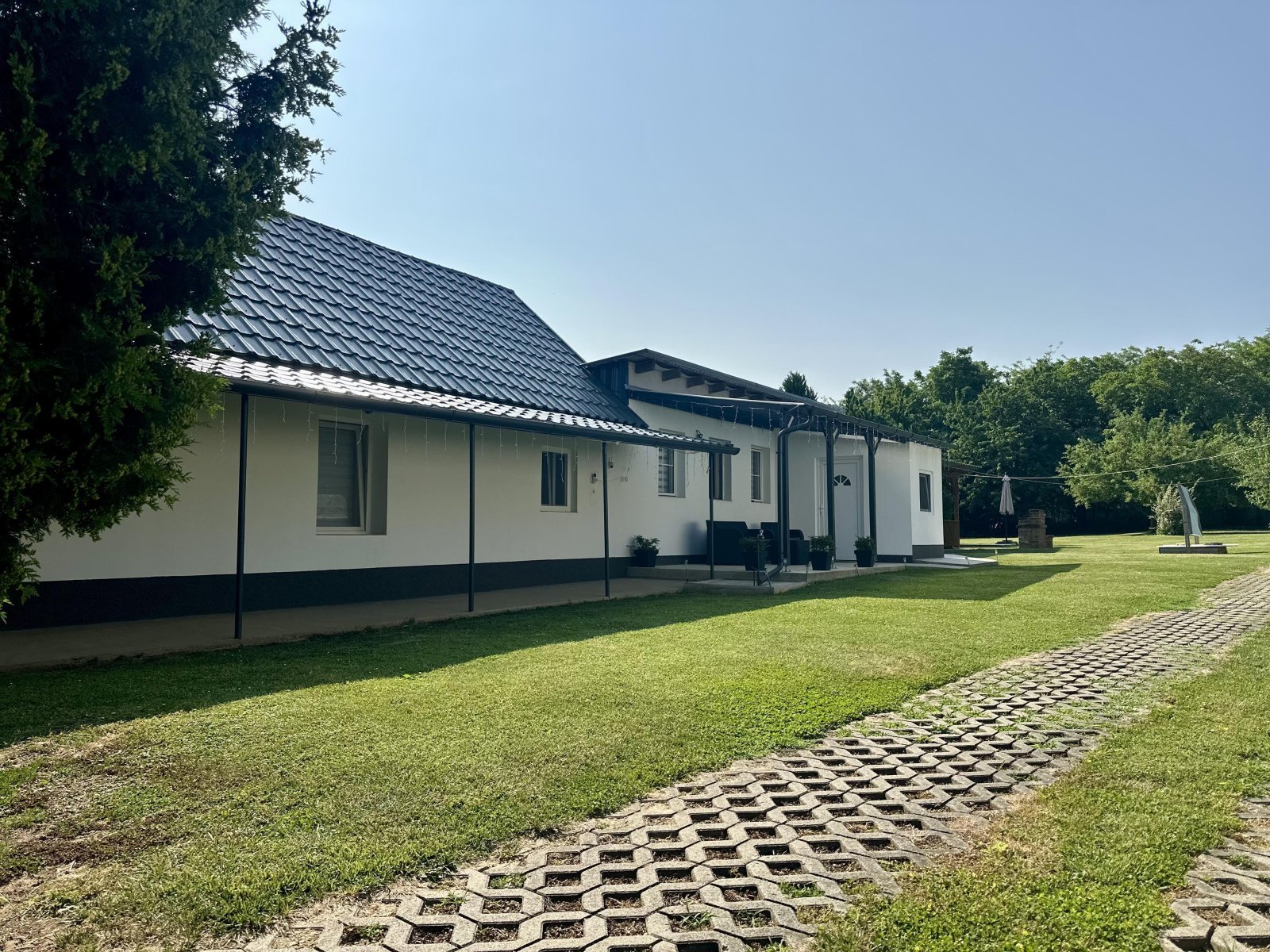 Balatonberény: Családi ház csendes, családias környezetben 