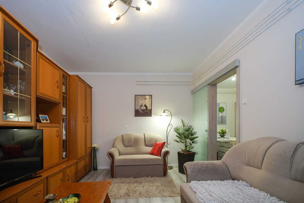 Keszthely: Renovierte Wohnung mit 3 Schlafzimmern + Wohnzimmer, und mit Balkon in Keszthely mit beliebter Lage  ist zu verkaufen 