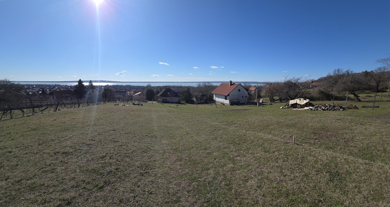 Vonyarcvashegy: Drei Grundstücke mit Seeblick in Vonyarcvashegy 