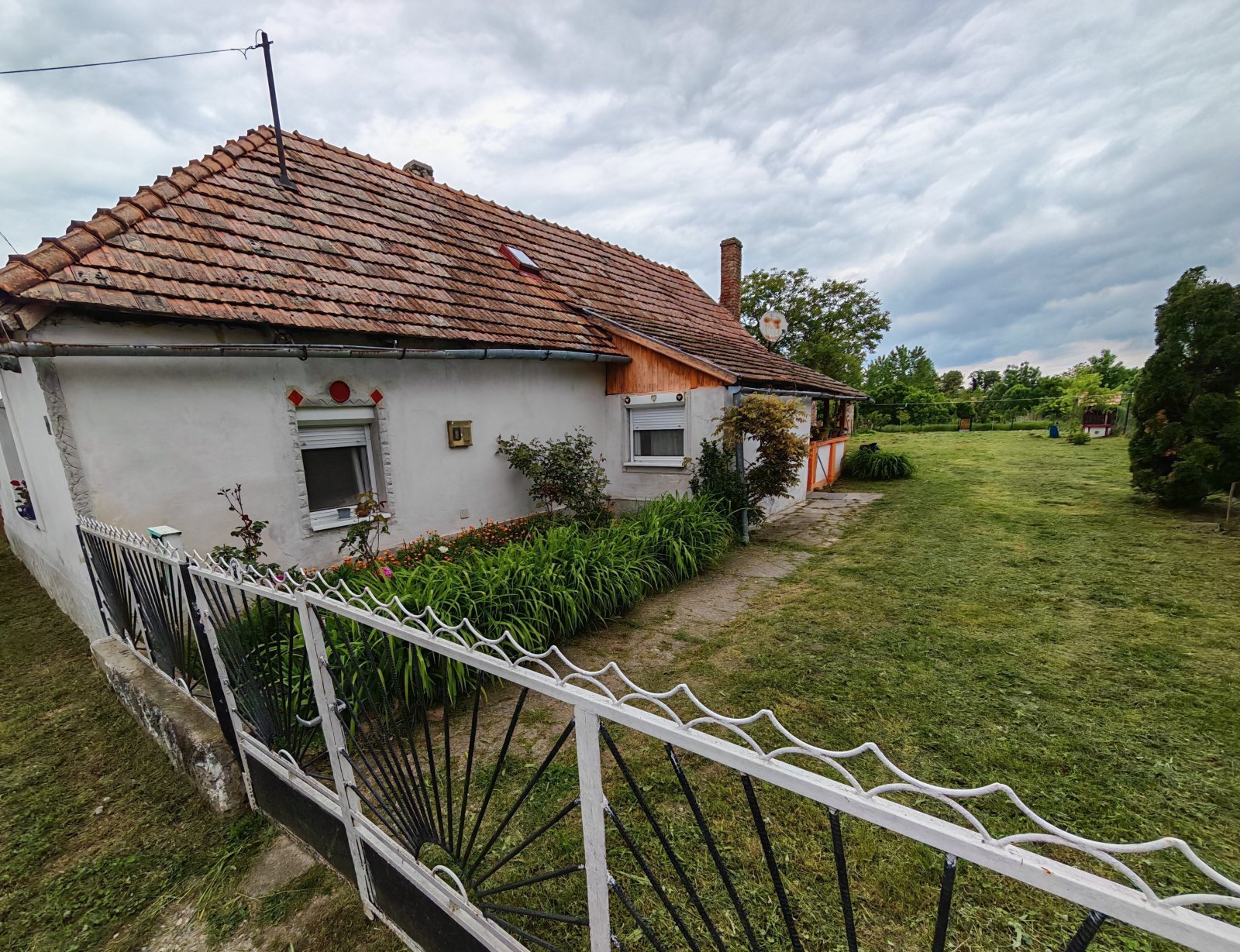 Nagyszakácsi: Felújításra szoruló ház csendes, harmonikus környezetben 