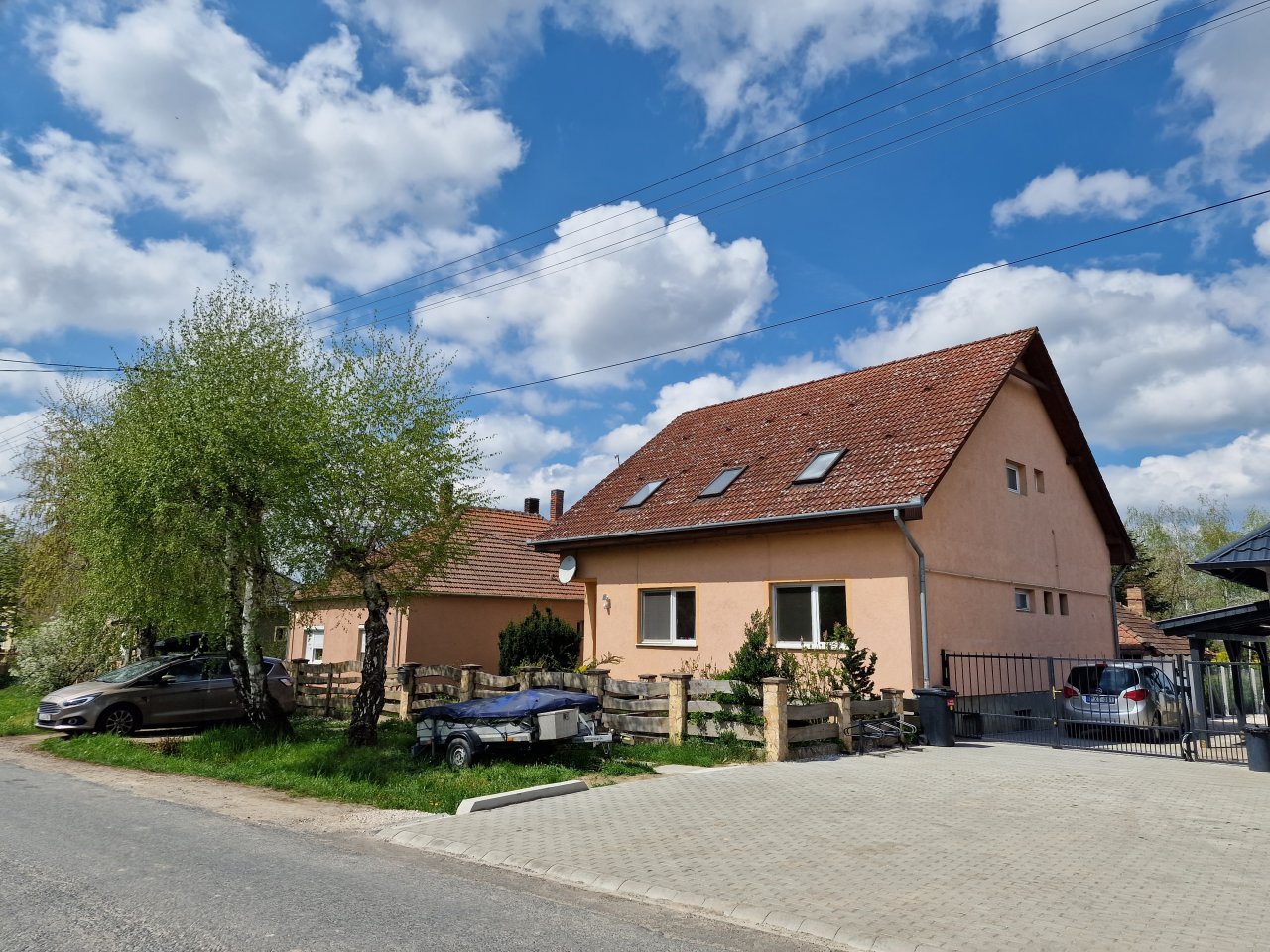 Miháld: (AAAC) nagy ház kiváló állapotban és jó helyen 