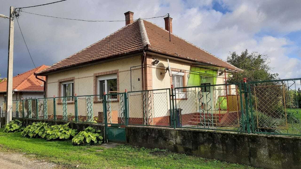 Charmantes Einfamilienhaus mit überdachter Veranda und praktischer Außenausstattung Charmantes Einfamilienhaus mit überdachter Veranda und praktischer Außenausstattung