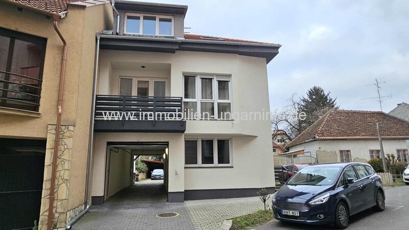 Zala Vármegye: Modernes Einfamilienhaus mit 3 separaten Wohnungen im Herzen von Nagykanizsa zu verkaufen 