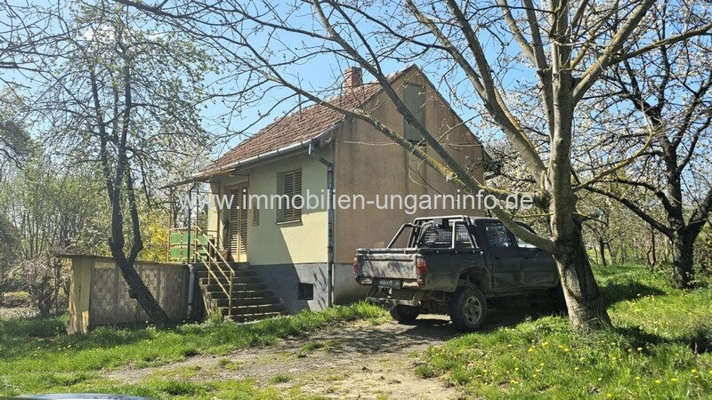 Somogy Vármegye: In Marcali Weinberg (Balaton 14 km) komfortables Keller/Wochenendhaus mit Nebengebäude 