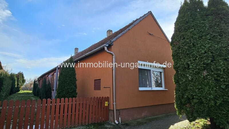 Somogy Vármegye: Kleines Stadthaus zu verkaufen 12 km vom Plattensee Somogy Vármegye: Kleines Stadthaus zu verkaufen 12 km vom Plattensee