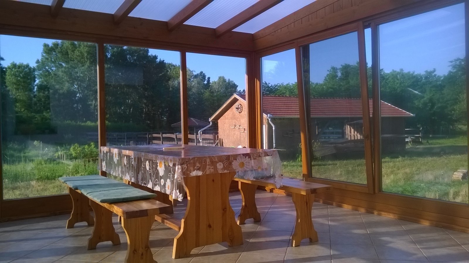 wintergarten mit blick auf pferdestall wintergarten mit blick auf pferdestall
