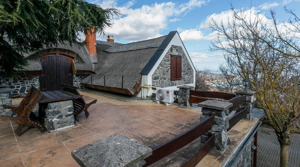 Cserszegtomaj: (AAA) Prémium lakóépület páratlan balatoni panorámával Cserszegtomaj: (AAA) Prémium lakóépület páratlan balatoni panorámával
