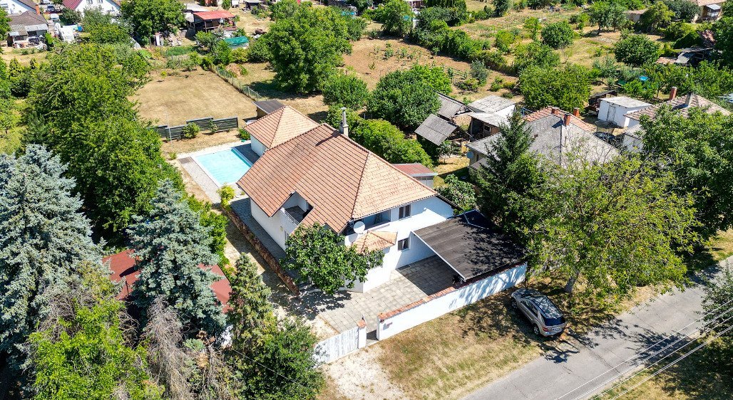 Balatonboglár: Minőségi bútorok, álomház a balatoni parton Balatonboglár: Minőségi bútorok, álomház a balatoni parton