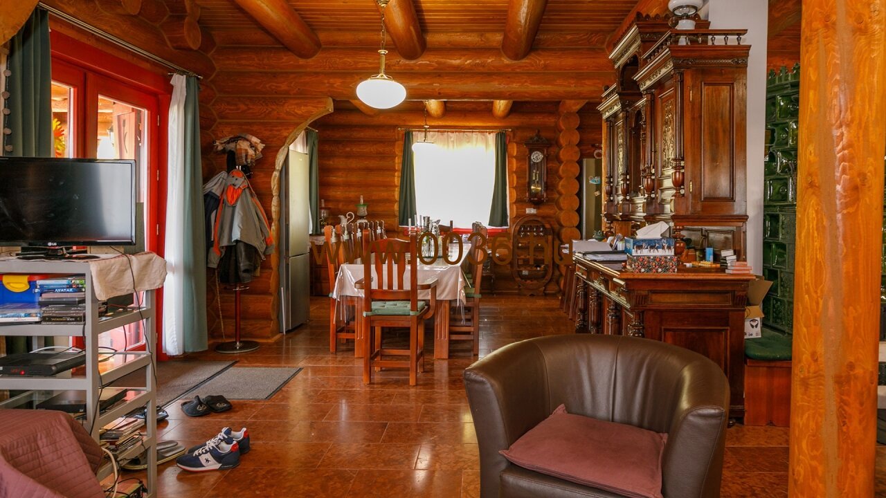 immocenter-ungarn-haus-kaufen-33563-flur-oben1 immocenter-ungarn-haus-kaufen-33563-flur-oben1