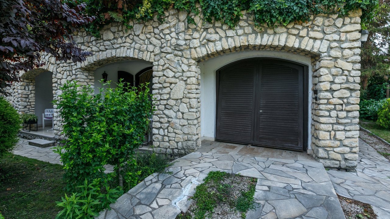 Garage Garage