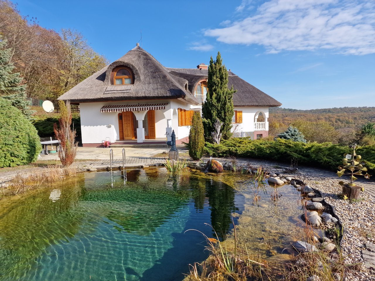 bei Vonyarcvashegy: (AAA) Fantasztikus, balatoni panorámás ingatlan csendes helyen bei Vonyarcvashegy: (AAA) Fantasztikus, balatoni panorámás ingatlan csendes helyen