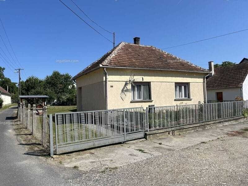 Csákánydoroszló: Haus neben der Grenze 