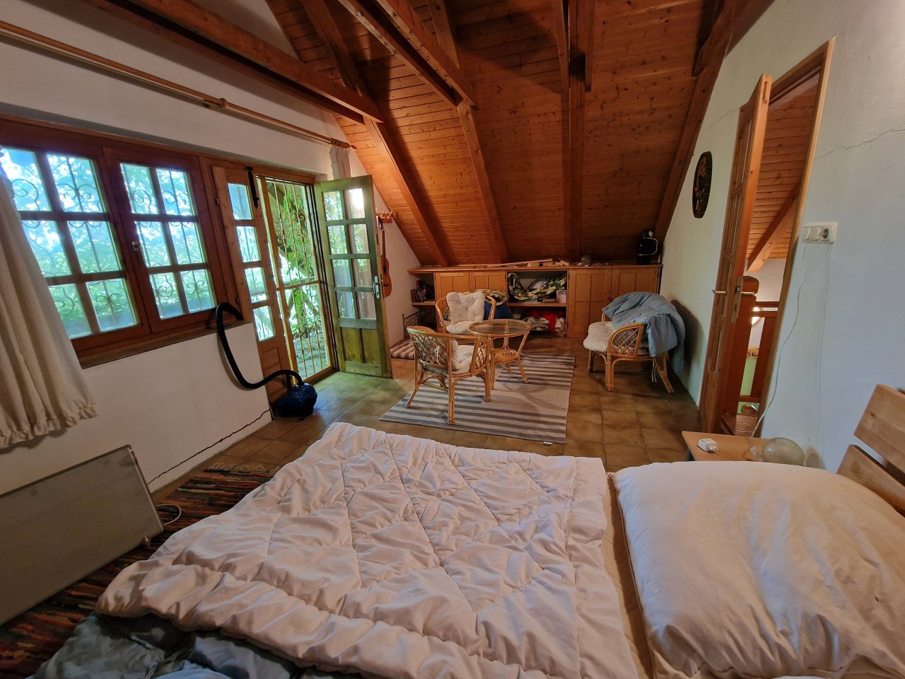 gr. Schlafzimmer mit Balkon gr. Schlafzimmer mit Balkon