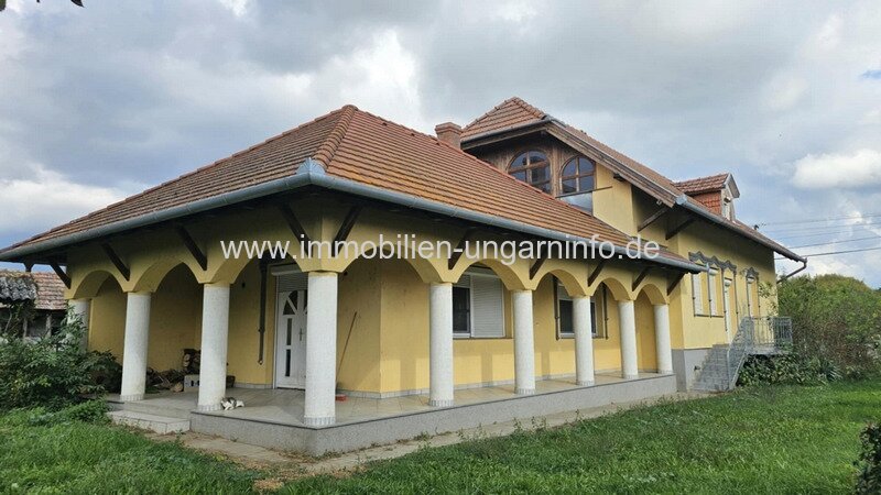 Somogy Vármegye: Familienhaus in einem ruhigen kleinen Dorf Umgebung des Plattensees Somogy Vármegye: Familienhaus in einem ruhigen kleinen Dorf Umgebung des Plattensees