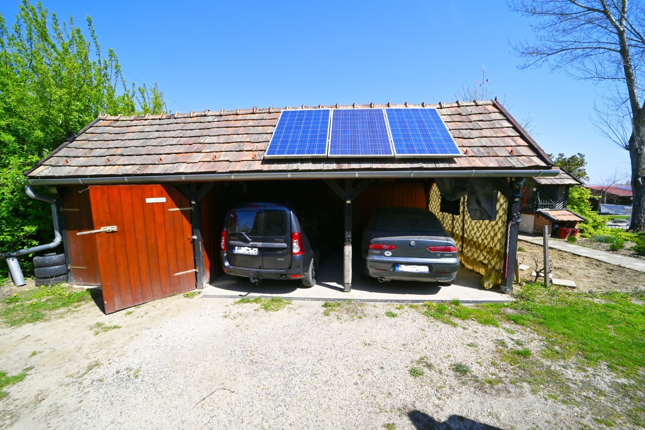 Doppelgarage & Schuppen Doppelgarage & Schuppen