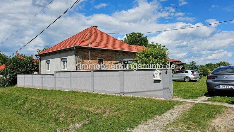 Somogy Megye - Balaton: Renoviertes Einfamilienhaus in einem kleinen Dorf südlich des Plattensees zu verkaufen 