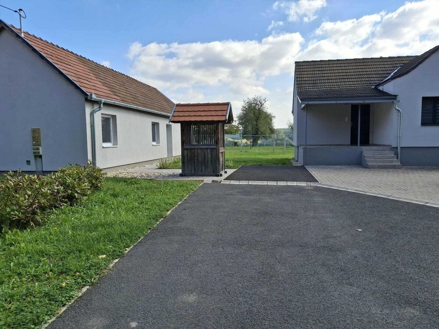 Barlahida: Két felújított családi ház egy telken Barlahida: Két felújított családi ház egy telken
