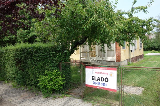 Ferienhaus steht im Ungarn zum Verkauf